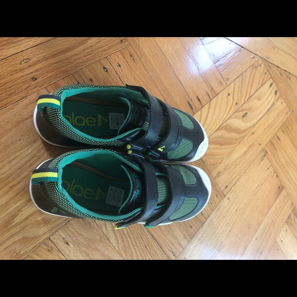 Brand new PLAE shoes
